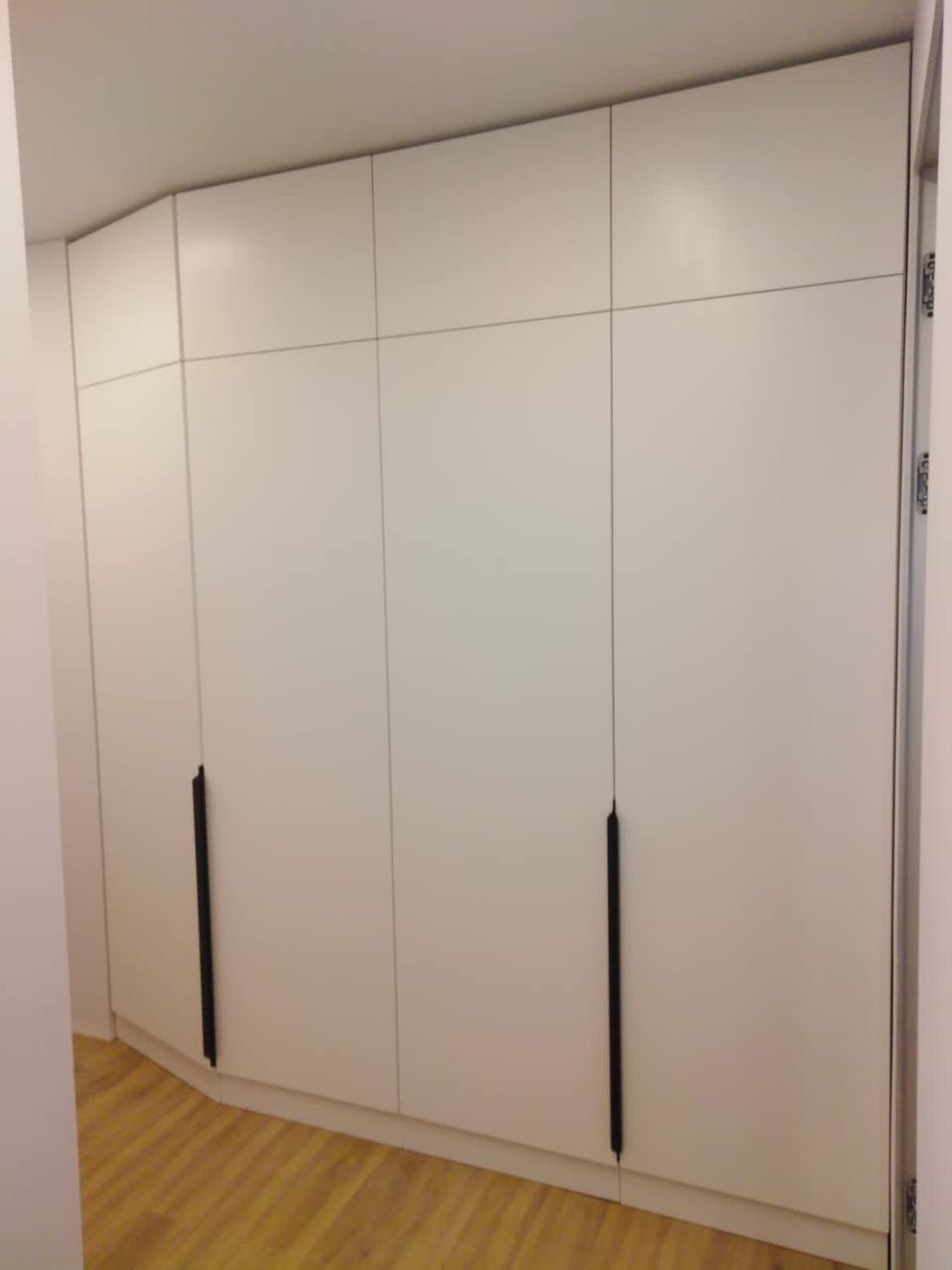 Шкаф-купе угловой Белый коридор